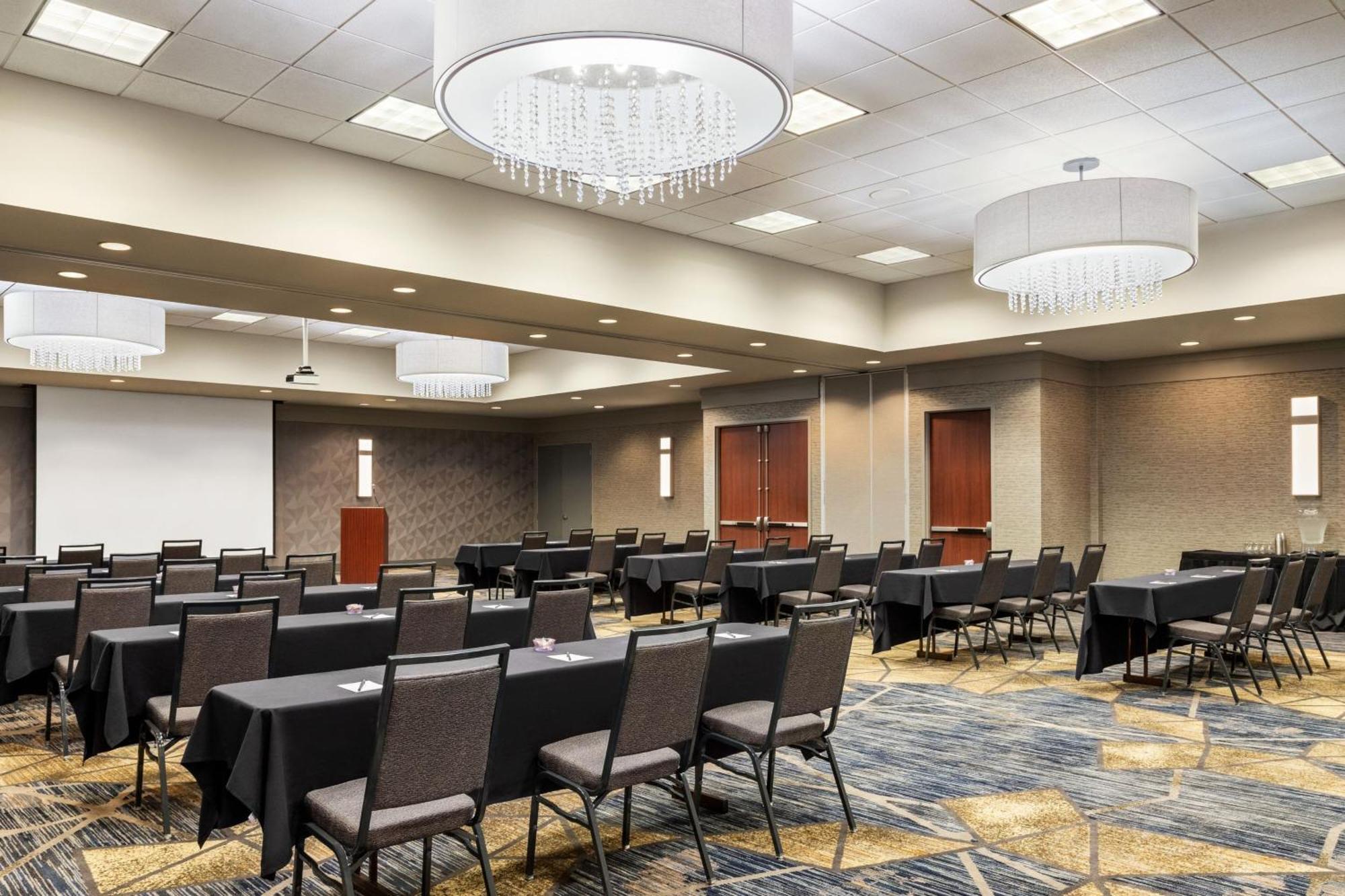 Courtyard By Marriott Columbia Hotel Exterior photo