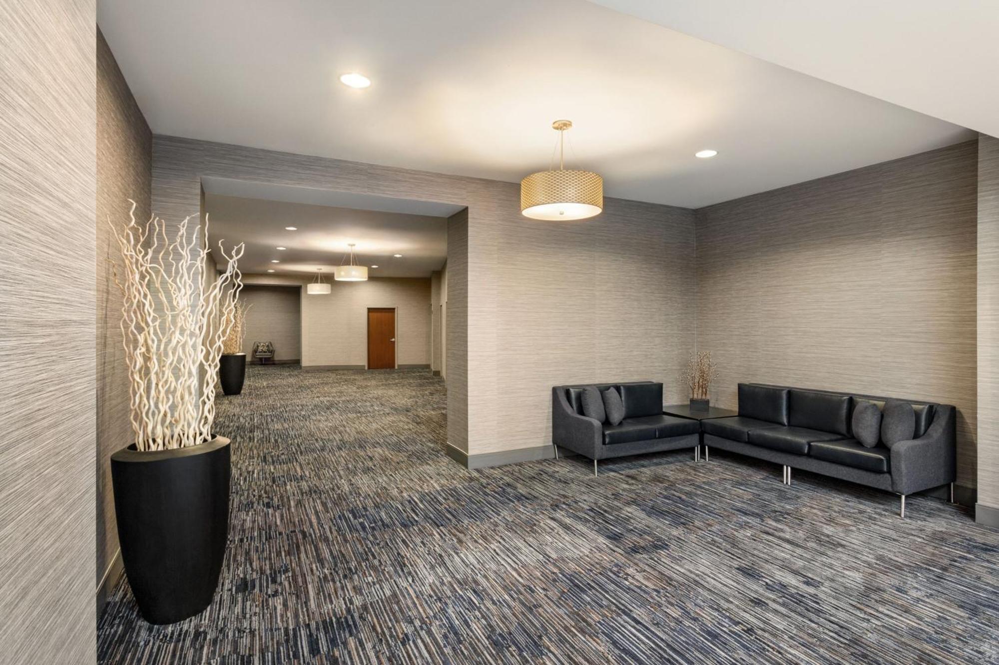 Courtyard By Marriott Columbia Hotel Exterior photo